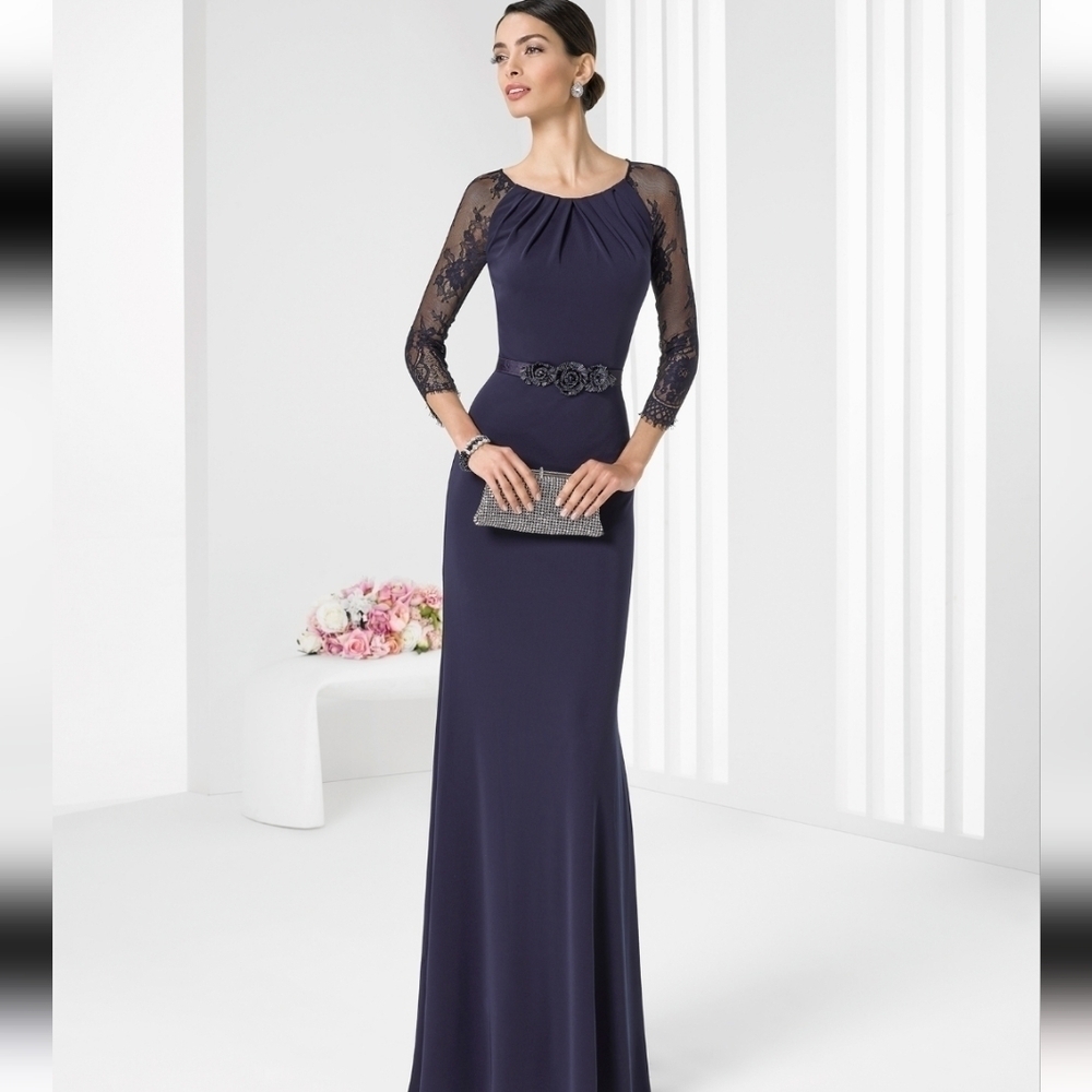 Rosa Clara Crepe and Lace Gown Dress NWT